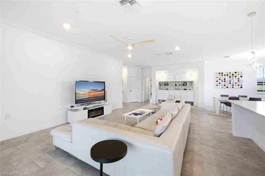 2352 Anguilla Dr #201 - Photo 6 of 44
