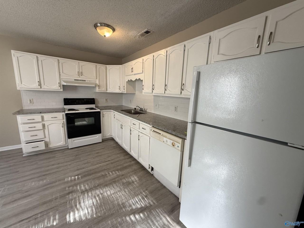 1411 Ascent Trl Nw #A - Photo 2 of 7