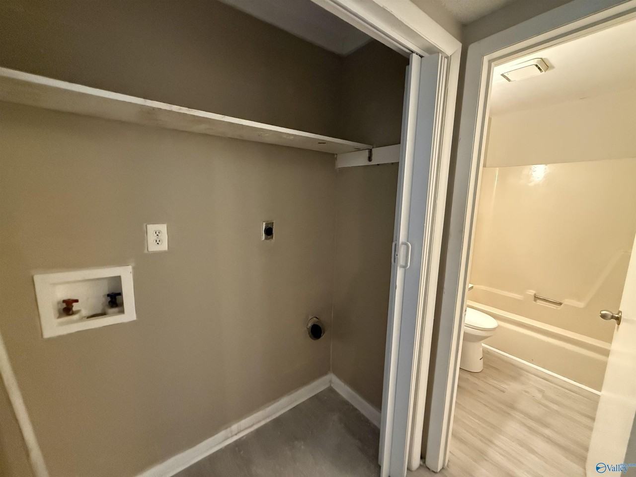1411 Ascent Trl Nw #A - Photo 4 of 7