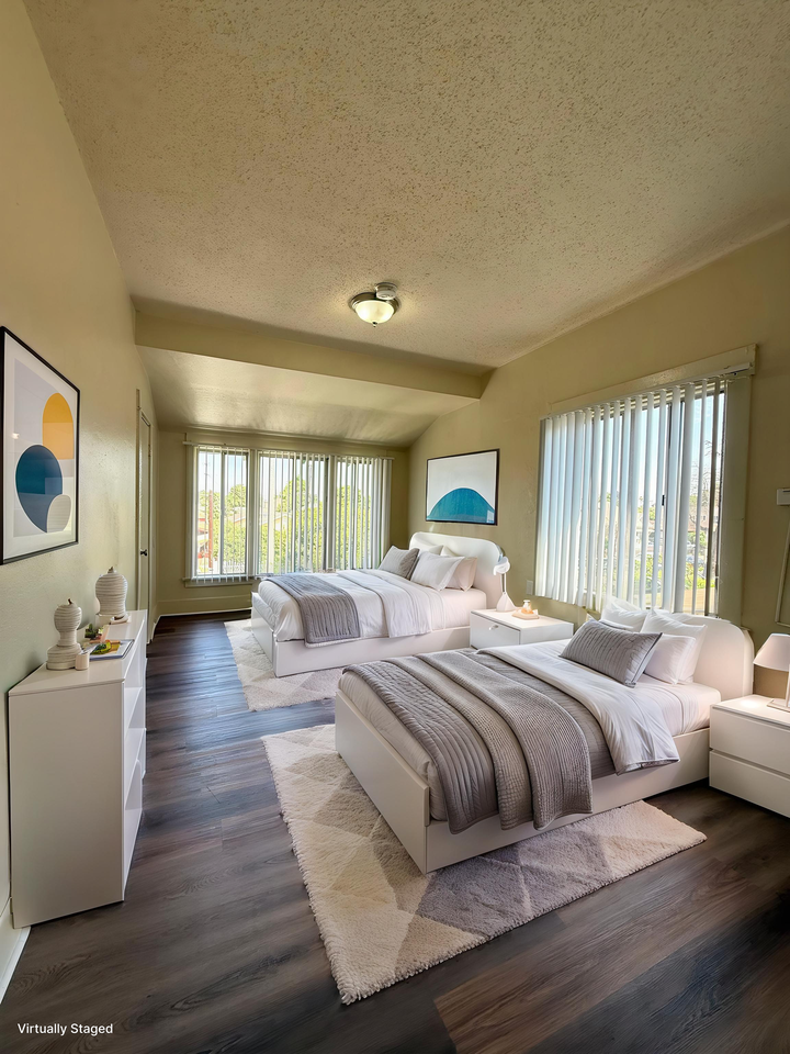 1128 3/4 East 49th Street #3/4 - Photo 3 of 14