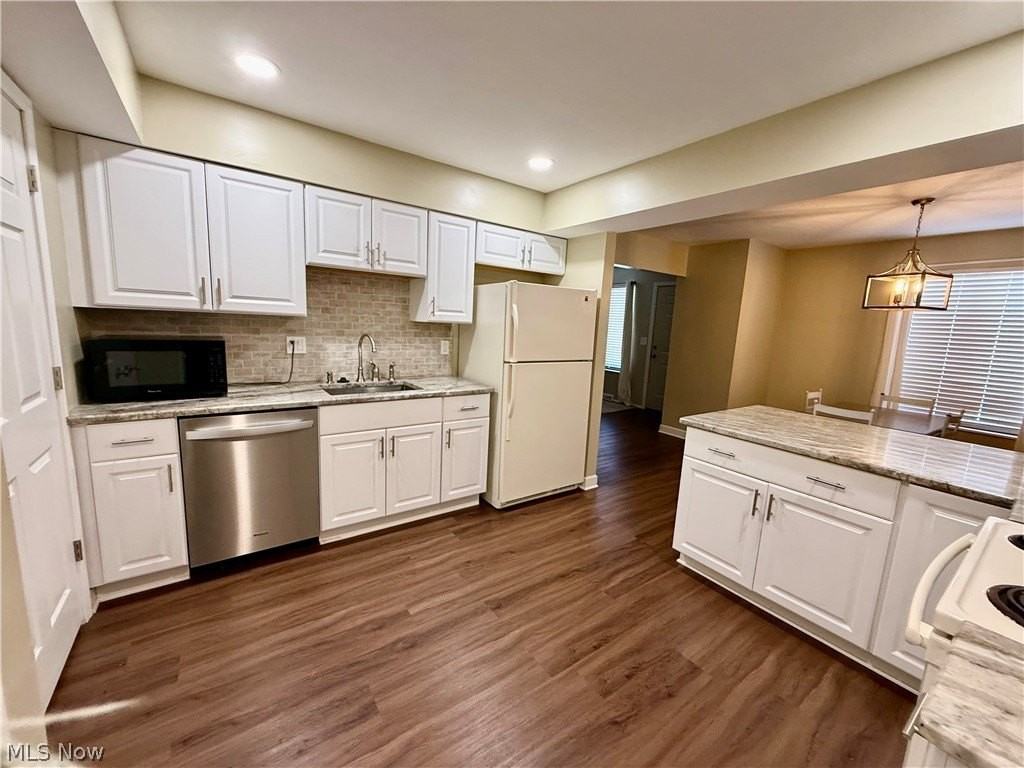 817 Tollis Pkwy #8 - Photo 4 of 30