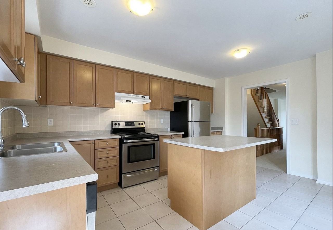 5295 Major Mackenzie Drive East - Photo 2 of 6