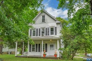 featured image of 370 Sicomac Ave