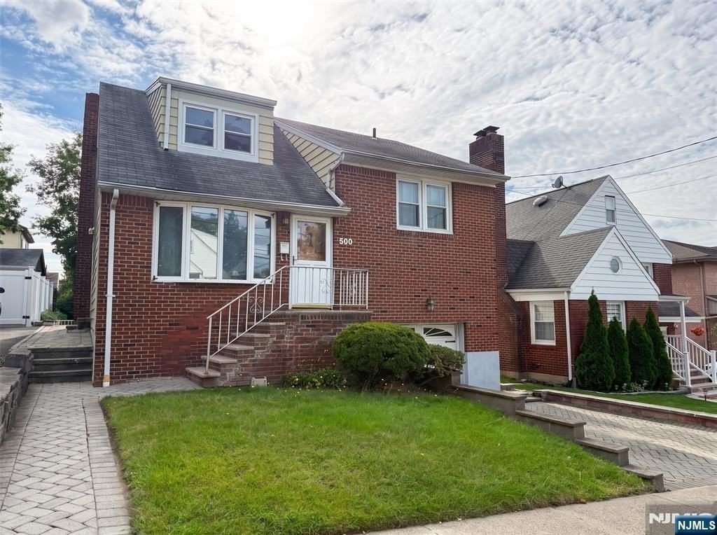 530 Lincoln Ave - Photo 2 of 27