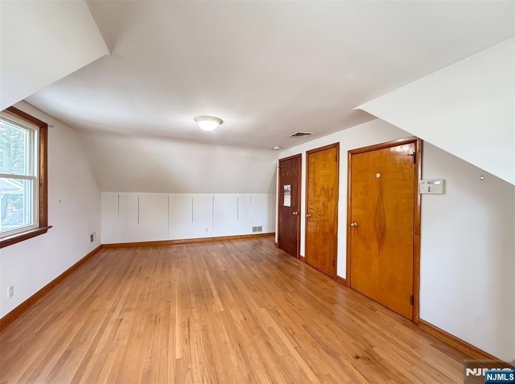 530 Lincoln Ave - Photo 7 of 27