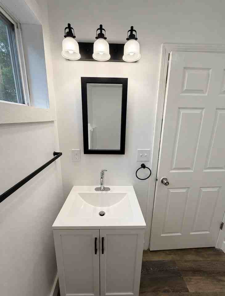 547 Central Ave #B - Photo 4 of 8
