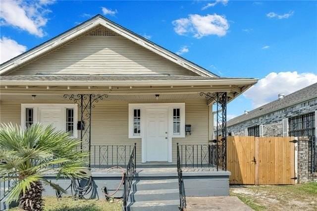 2428 Eagle St - Photo 2 of 15