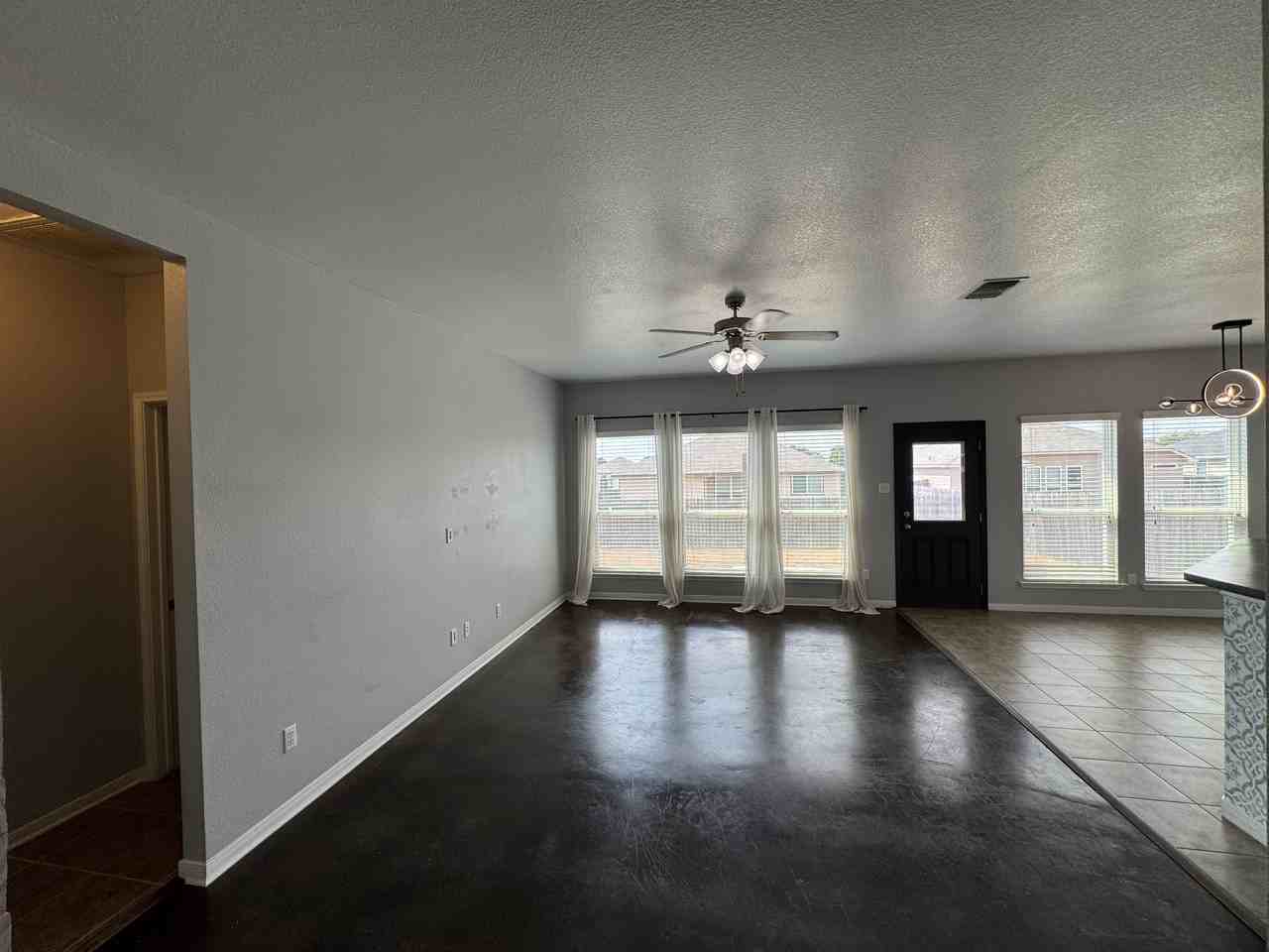 1112 Jamestown Dr #1 - Photo 5 of 34