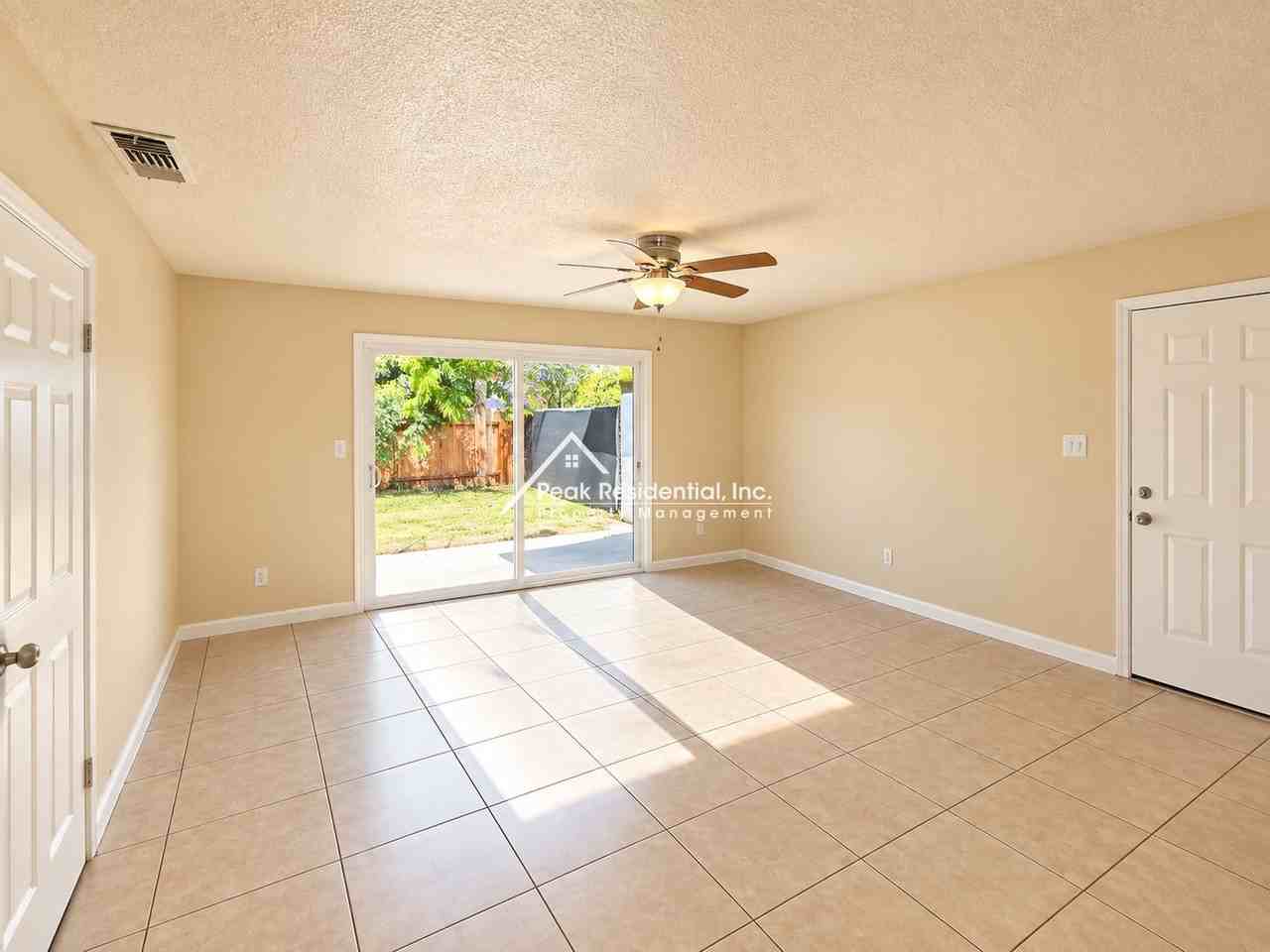 9837 Lincoln Village Dr - Photo 4 of 15