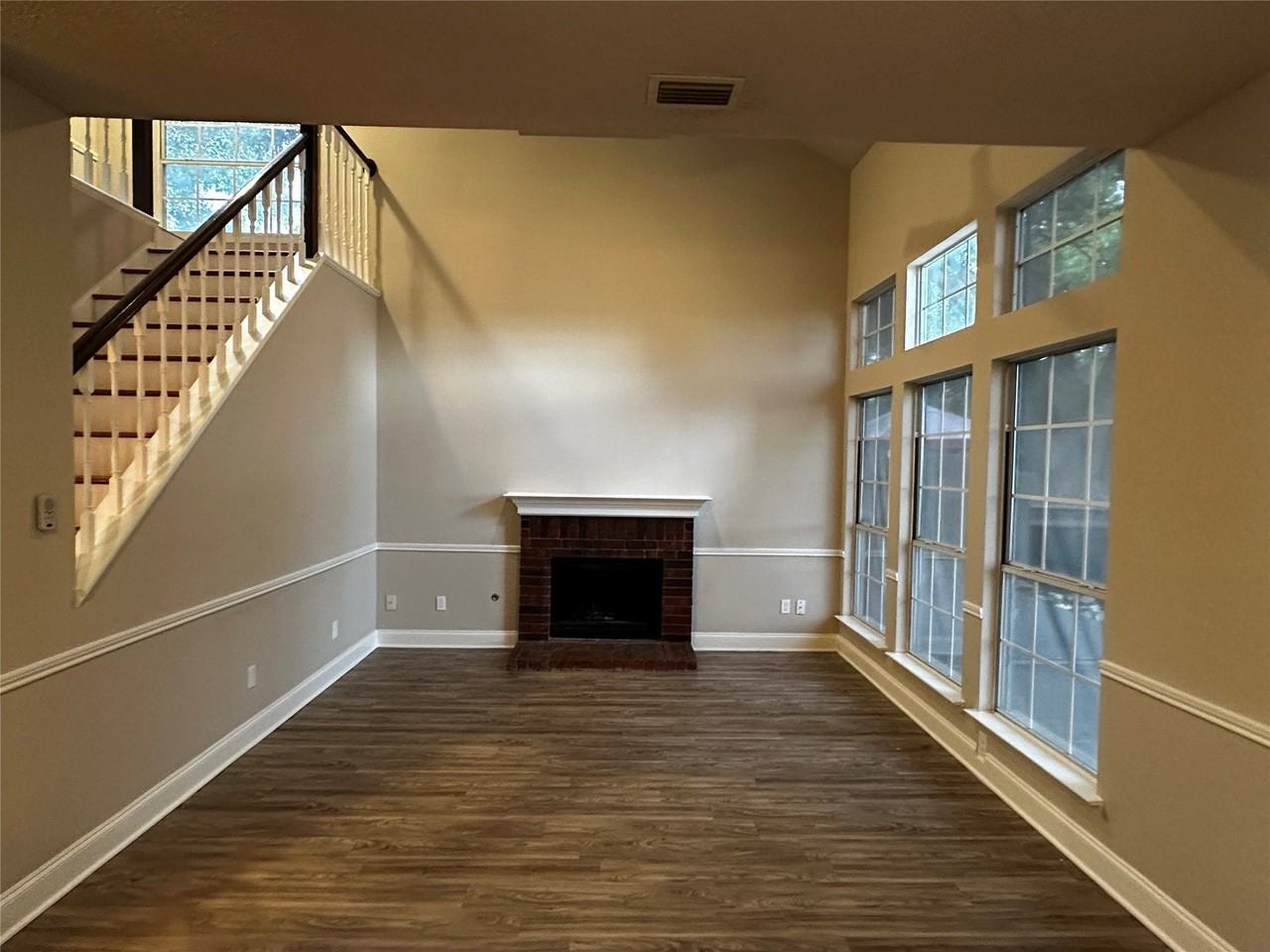 4761 Waterway Dr N - Photo 5 of 22