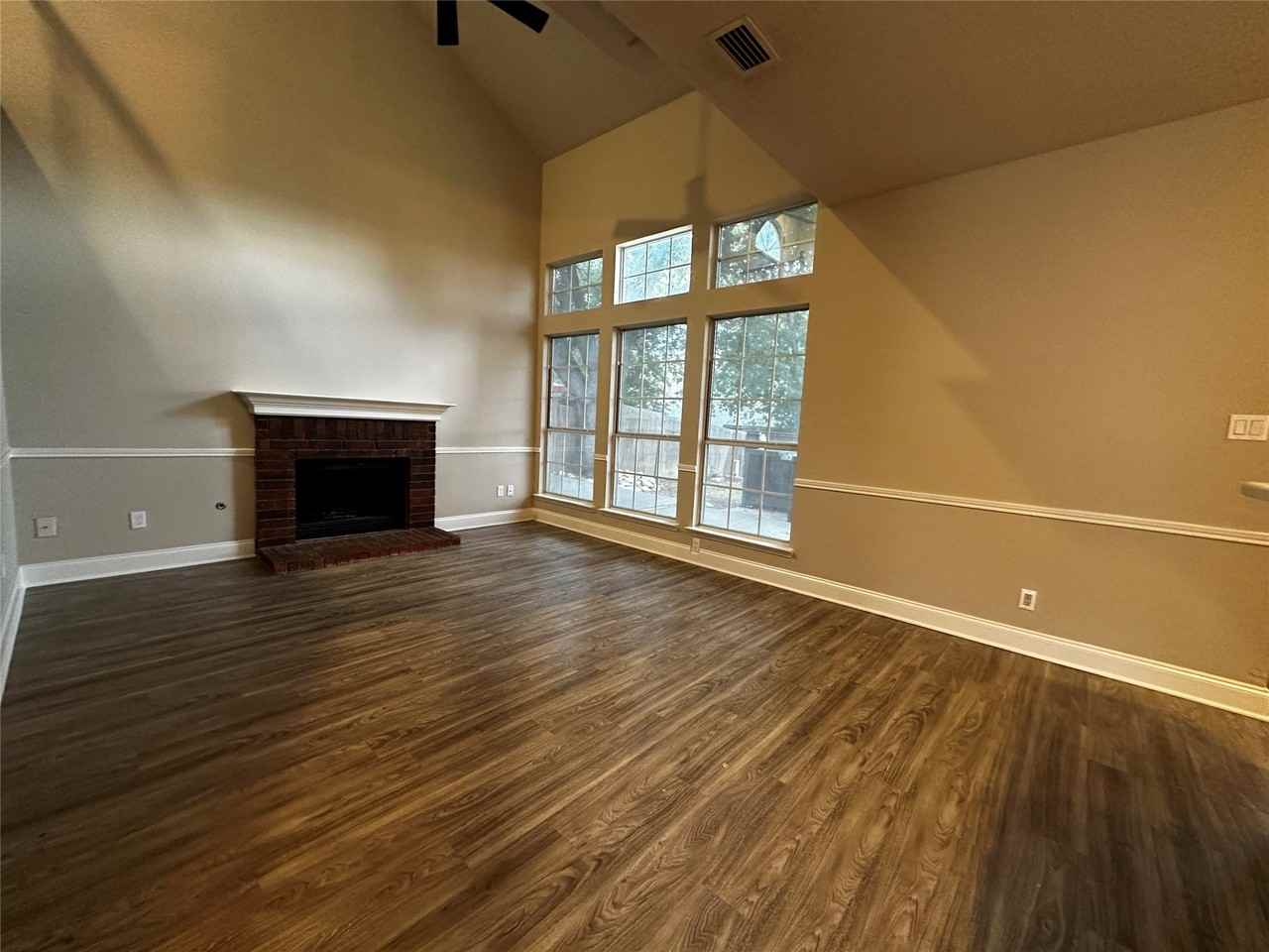 4761 Waterway Dr N - Photo 6 of 22