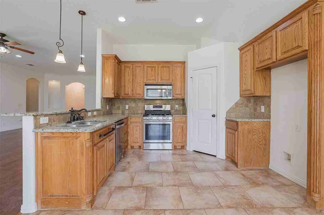 278 Spyglass Dr - Photo 5 of 17