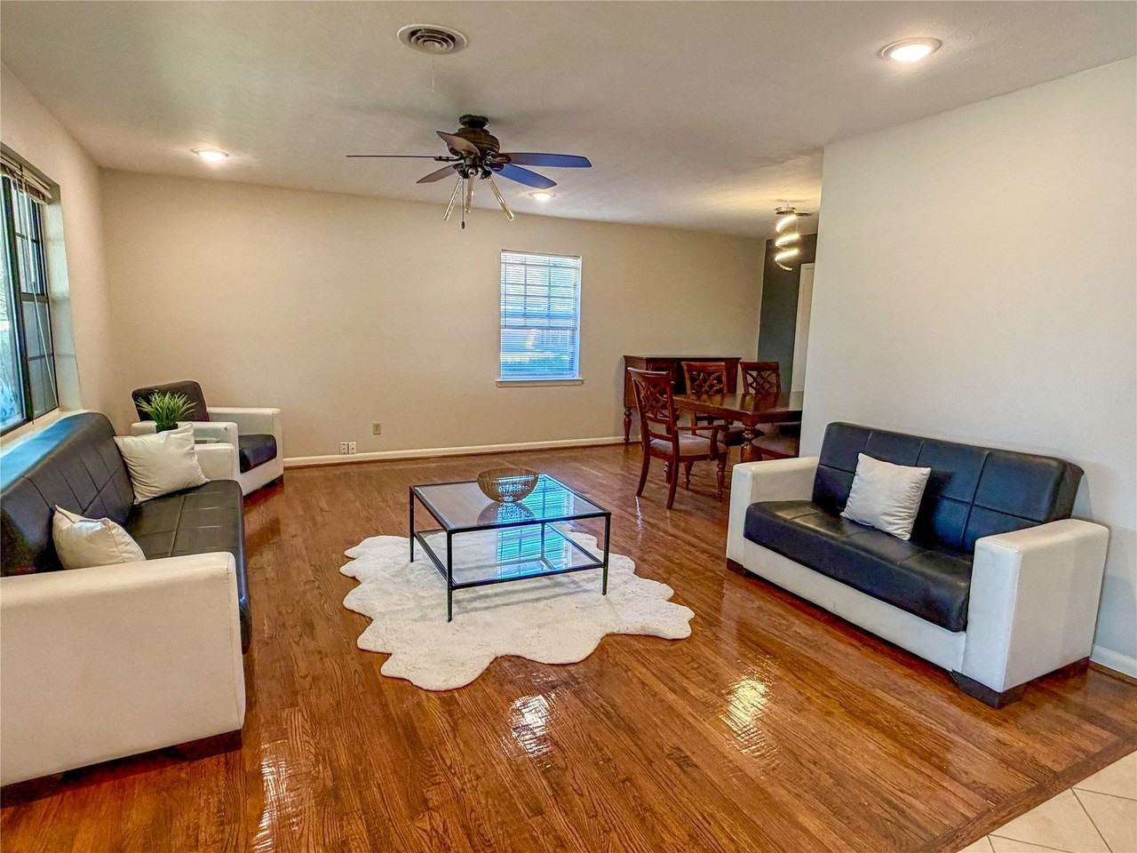 1302 Patricia Ln - Photo 2 of 24