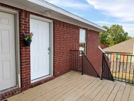 featured image of 226 N 6th St