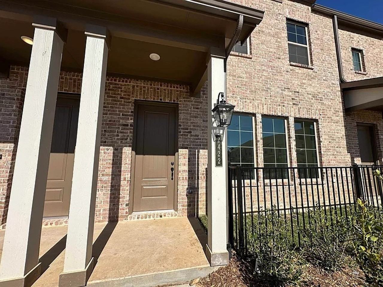 2422 Bulin Dr - Photo 2 of 21