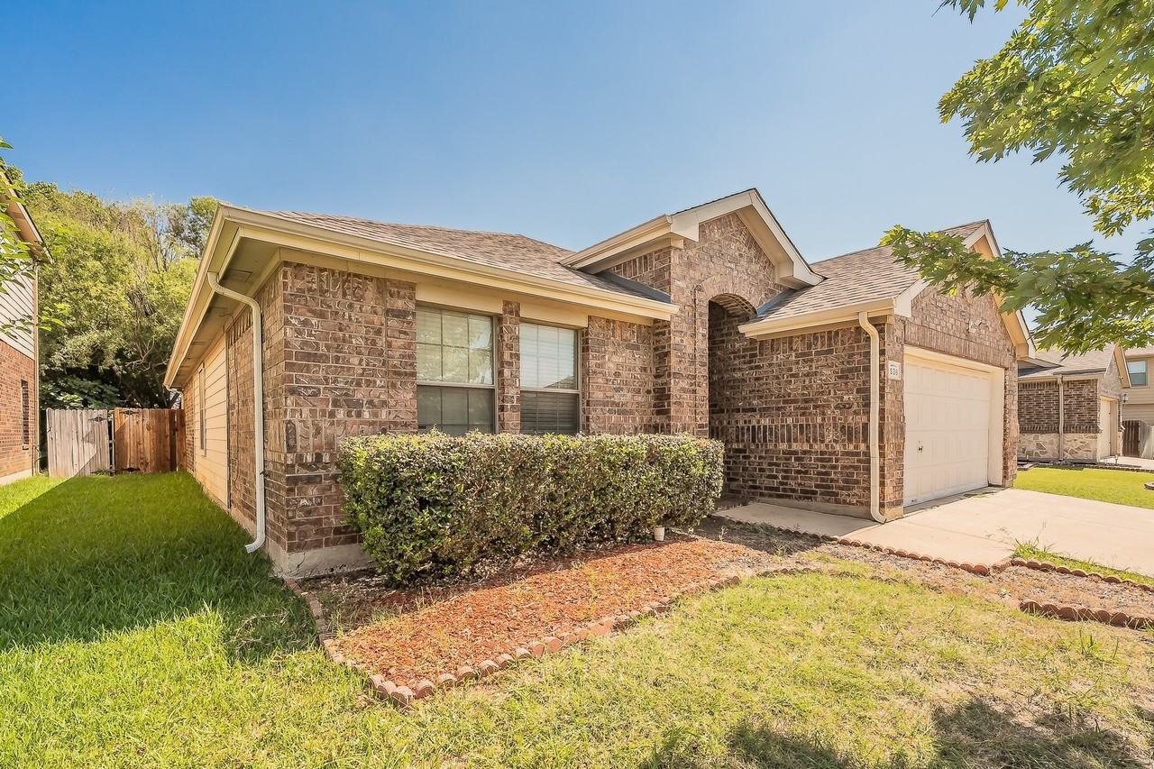 536 Goldstone Ln - Photo 2 of 20