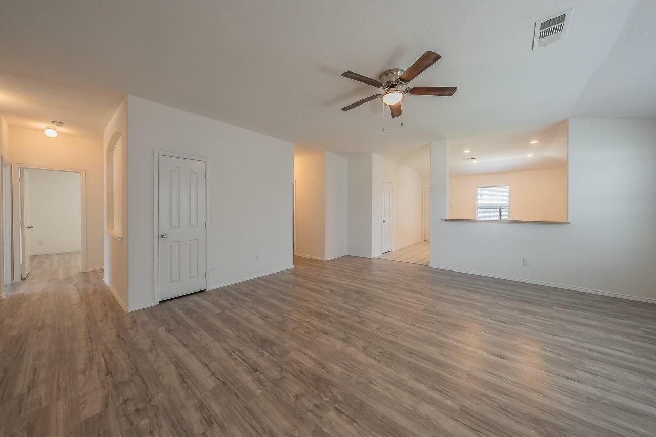 536 Goldstone Ln - Photo 3 of 20