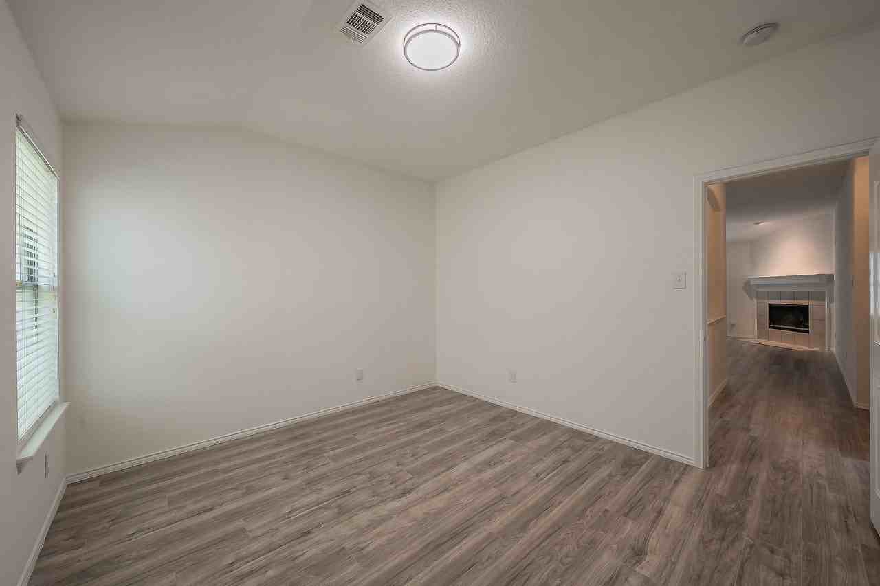 536 Goldstone Ln - Photo 5 of 20