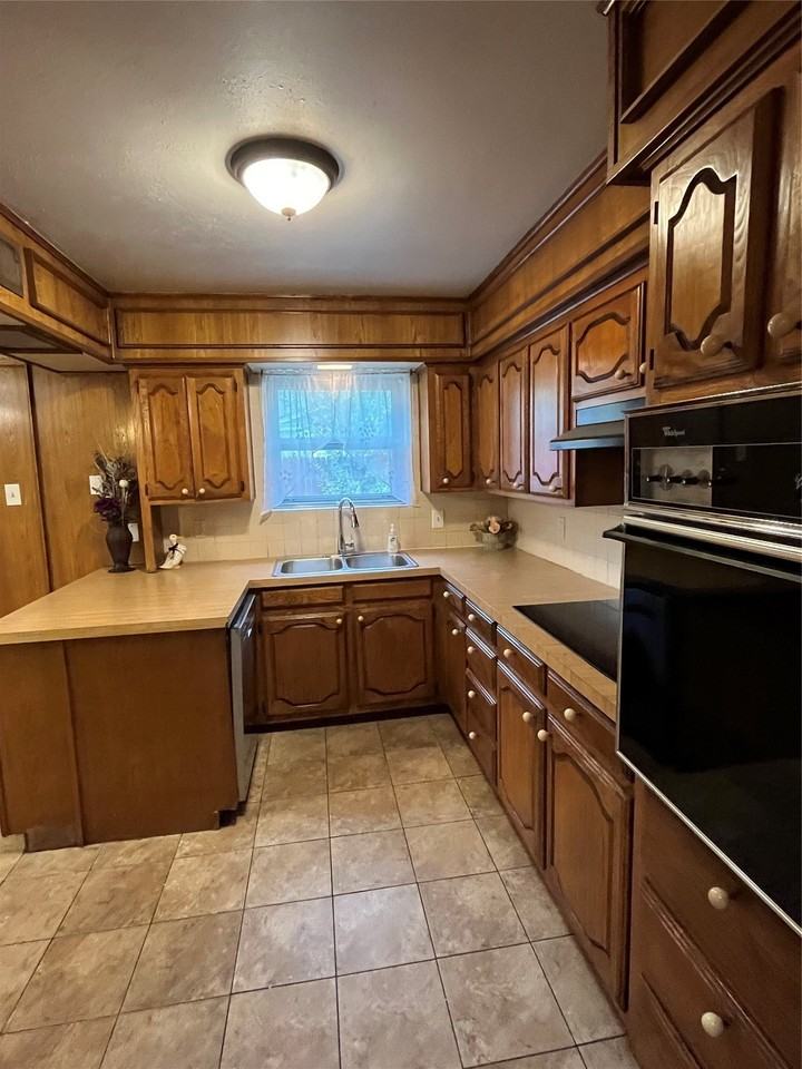 13515 Charcoal Ln - Photo 3 of 11