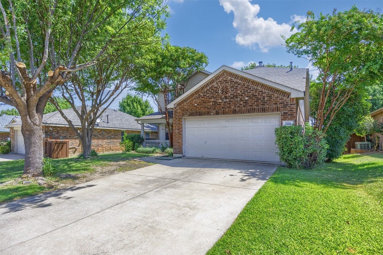 1100 Chesterfield Dr - Photo 3 of 35