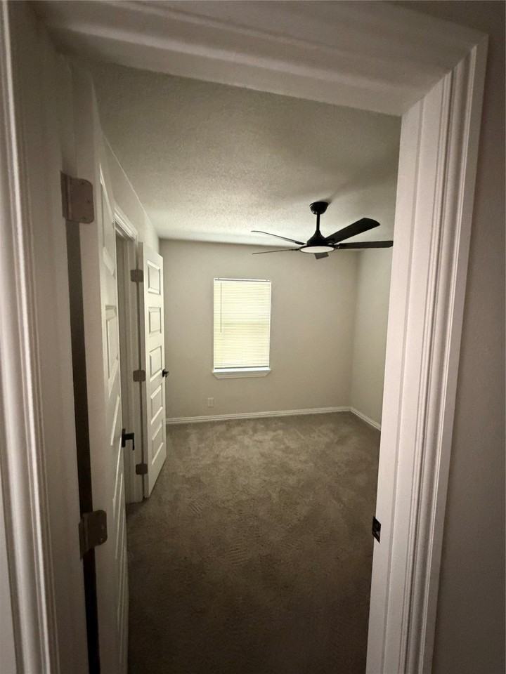 3716 Clotell Dr - Photo 6 of 9