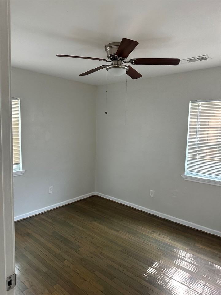 1545 Briarcliff Rd - Photo 2 of 6