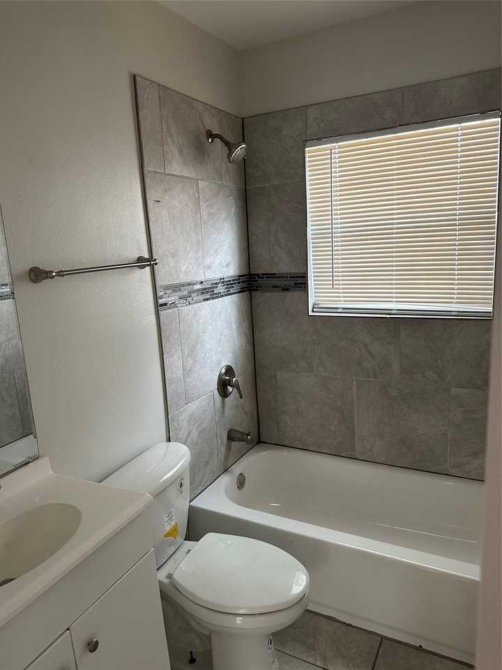 1545 Briarcliff Rd - Photo 3 of 6