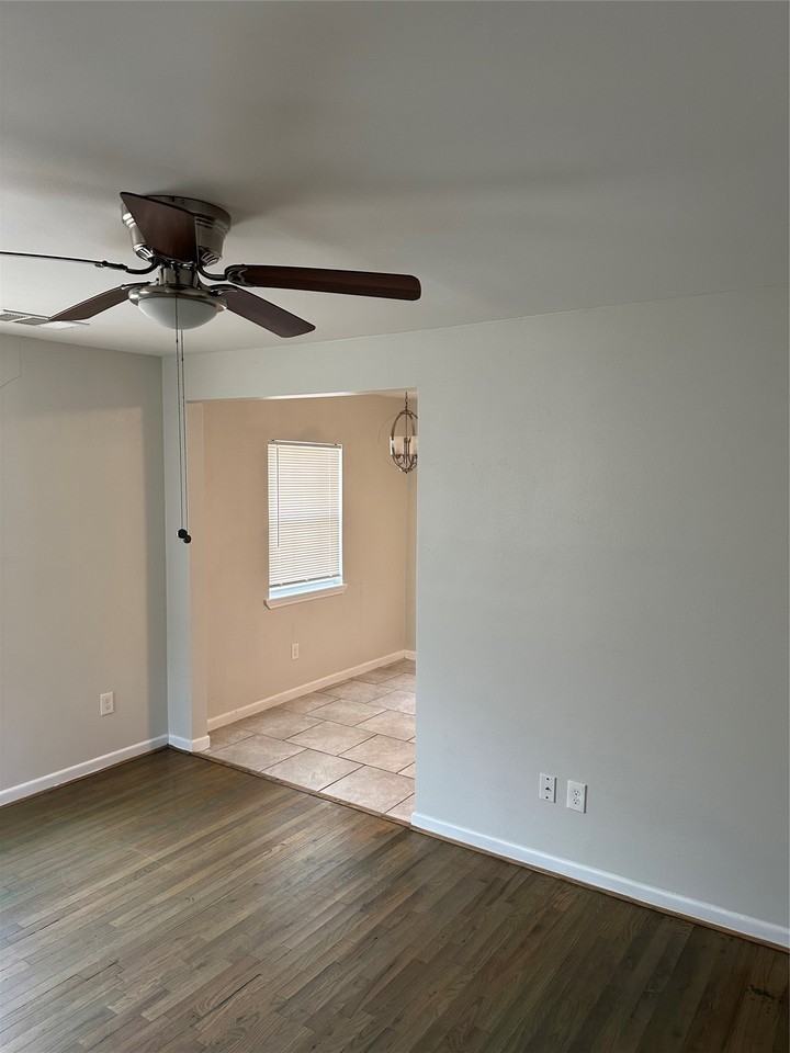 1545 Briarcliff Rd - Photo 4 of 6