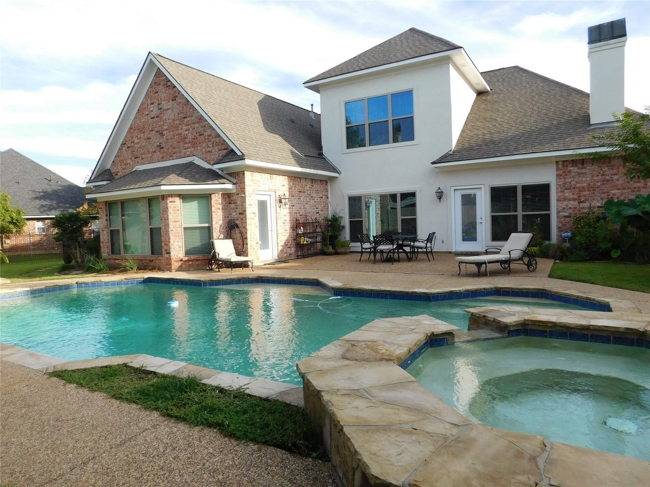 204 Summertree Ct - Photo 3 of 3