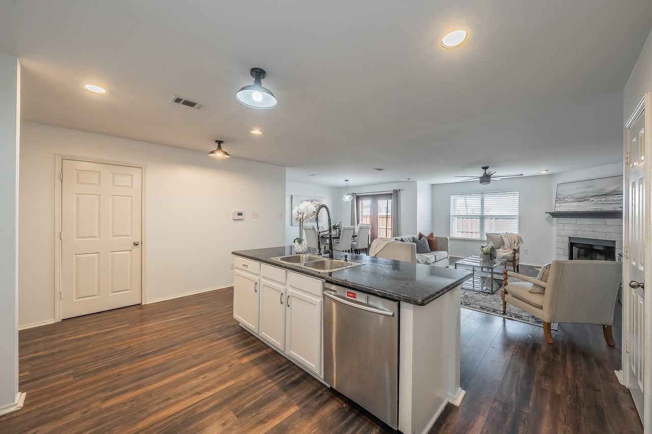 10541 Rising Knoll Ln - Photo 7 of 27