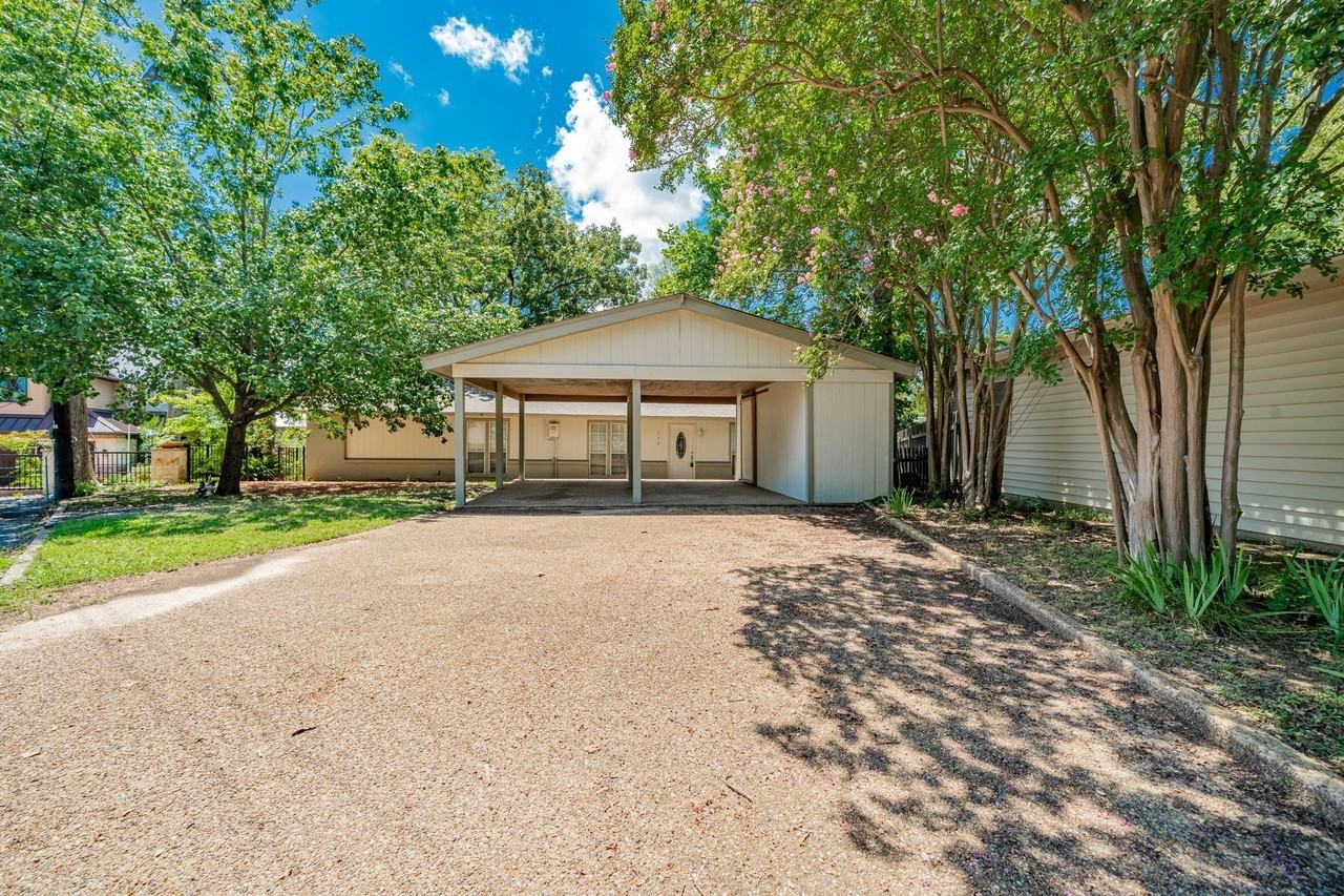 102 Northwood Pl - Photo 3 of 25