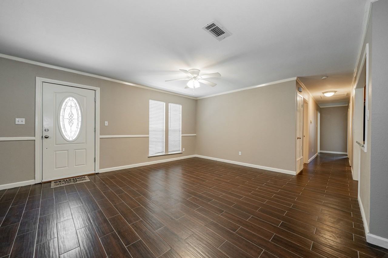 102 Northwood Pl - Photo 5 of 25