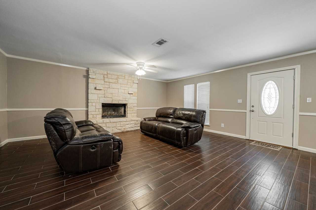102 Northwood Pl - Photo 6 of 25