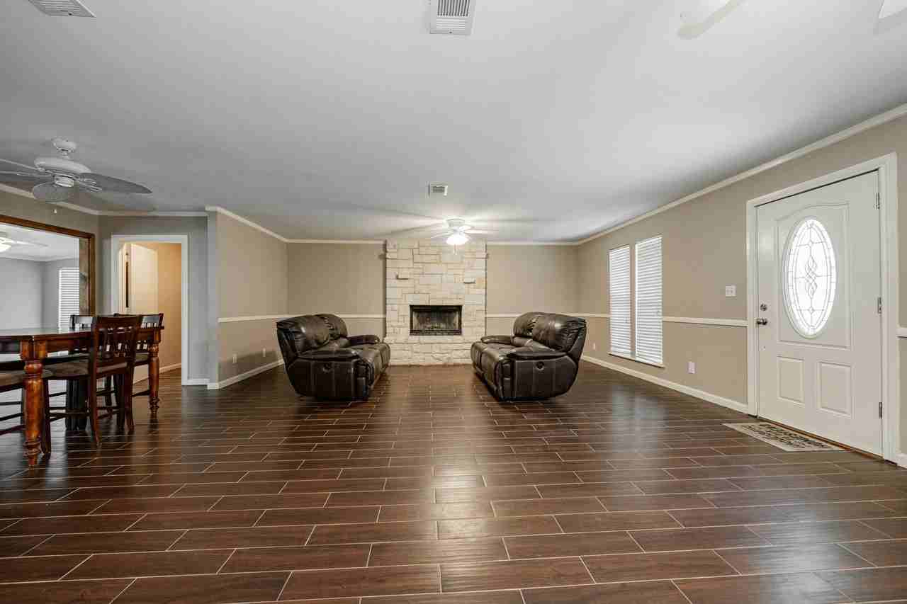 102 Northwood Pl - Photo 7 of 25