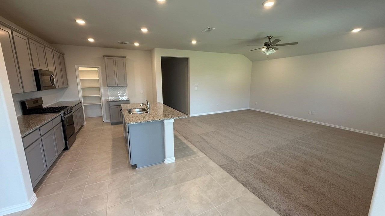 820 Jacquelyn Dr - Photo 5 of 18