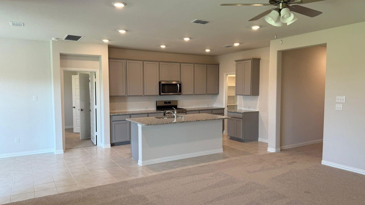 820 Jacquelyn Dr - Photo 6 of 18