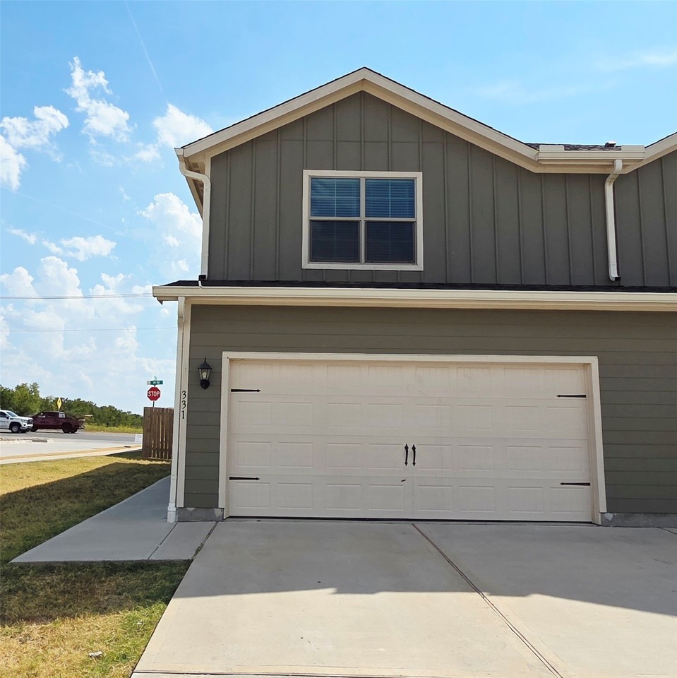 331 Stone Ct - Photo 2 of 18