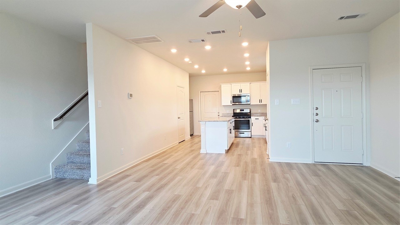 331 Stone Ct - Photo 4 of 18
