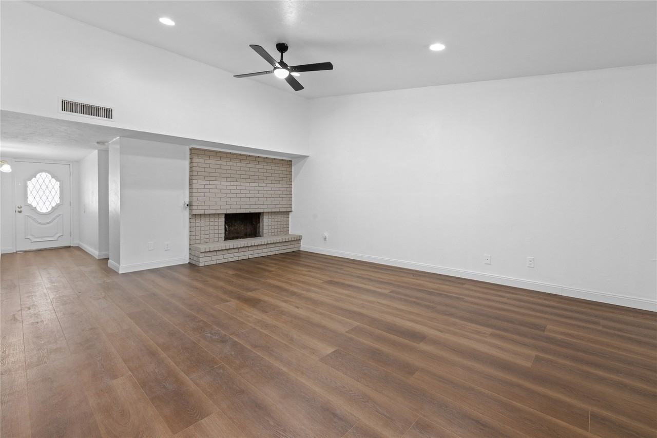 4714 Sprucewood Ln - Photo 3 of 17
