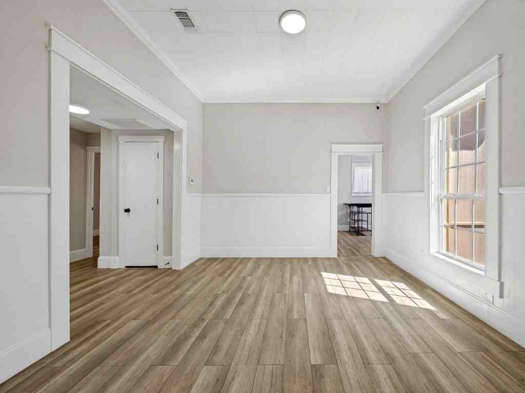 917 W Sears St - Photo 5 of 25