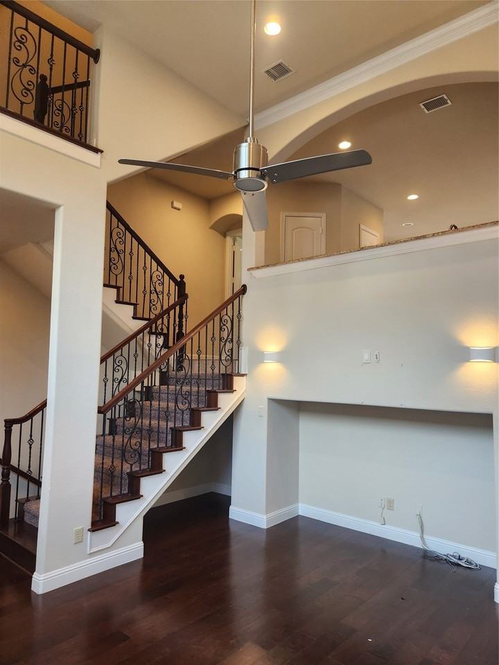 5720 Robbie Rd - Photo 4 of 30