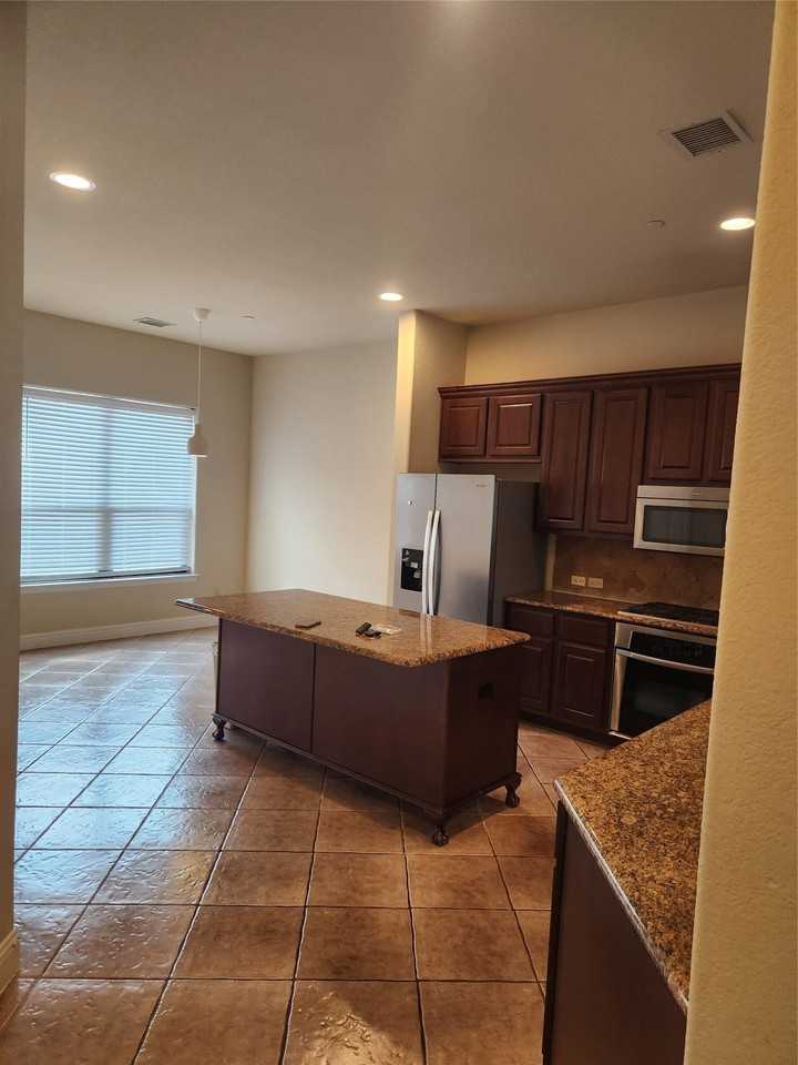 5720 Robbie Rd - Photo 7 of 30