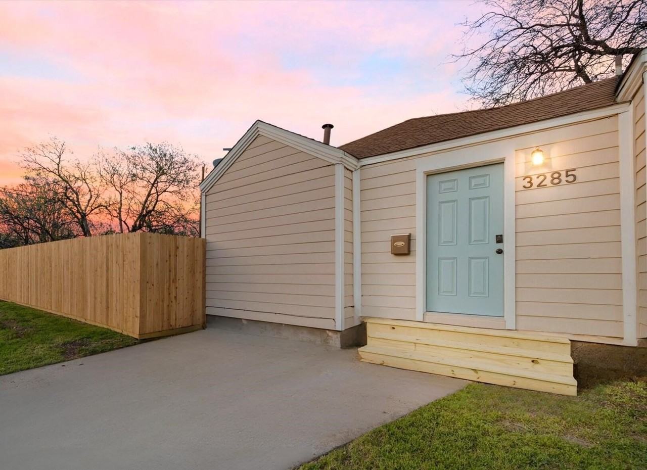 Cloverglen Ln - Photo 2 of 17