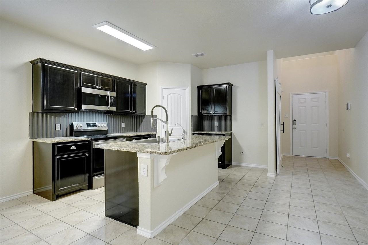 644 River Rock Dr - Photo 5 of 11