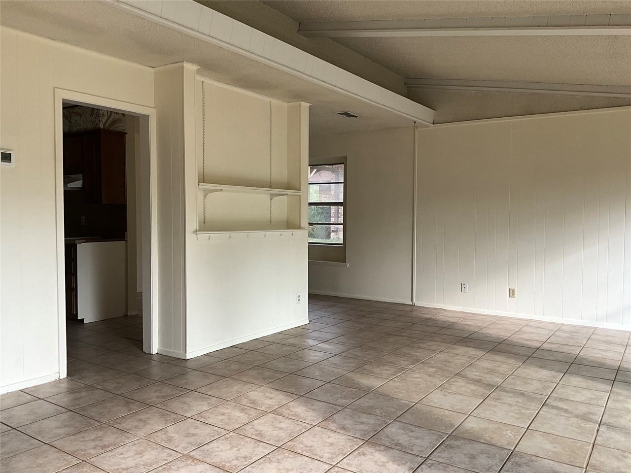 806 Long Dr - Photo 3 of 18