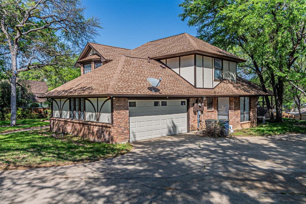8808 Sylvan Ct - Photo 3 of 40