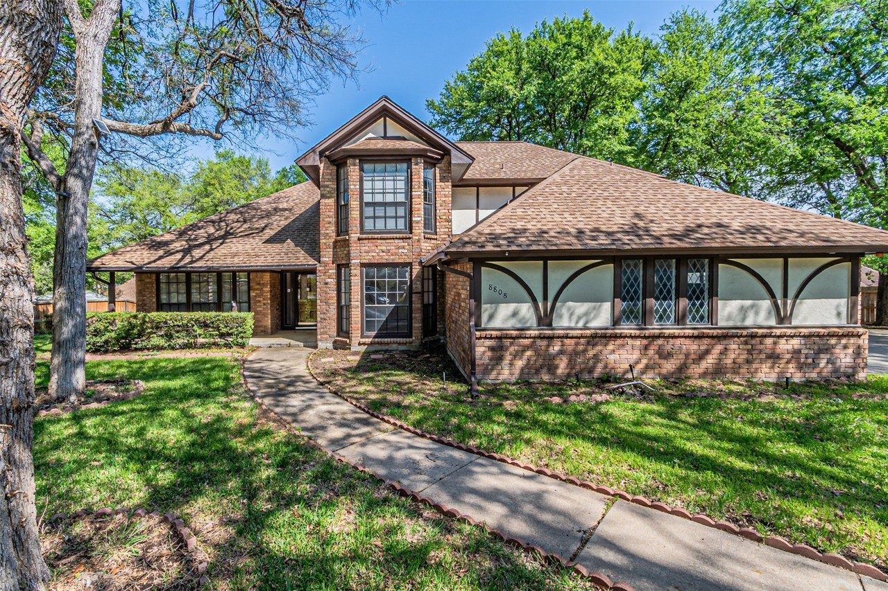 8808 Sylvan Ct - Photo 4 of 40