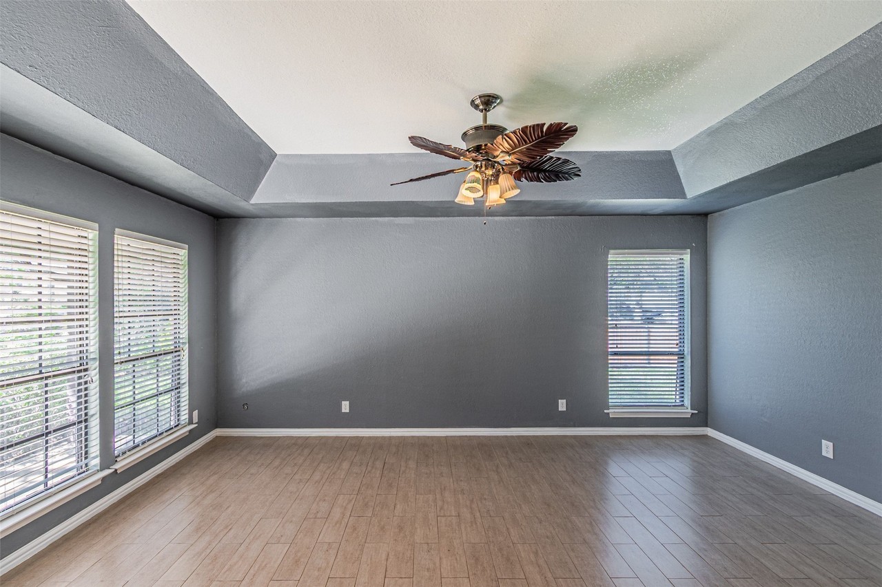 8808 Sylvan Ct - Photo 7 of 40