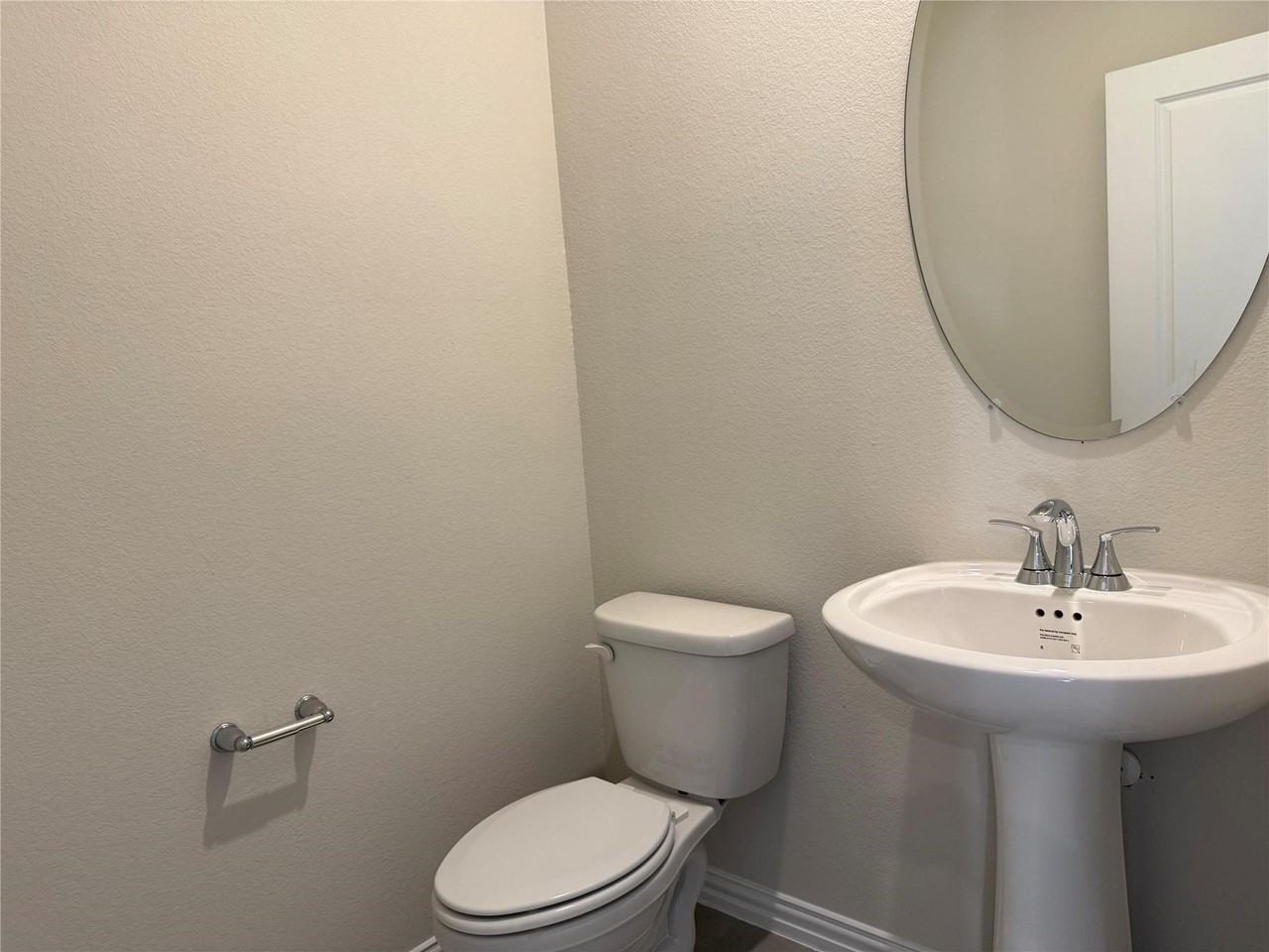 1736 Arches Rd - Photo 5 of 15