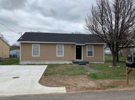 featured image of 670 W Oak St